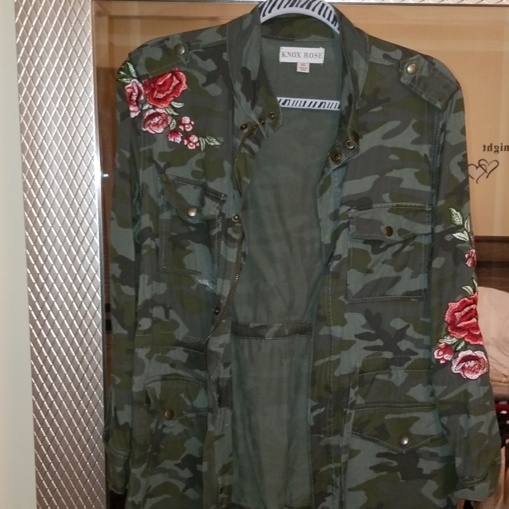 Light weight jacket